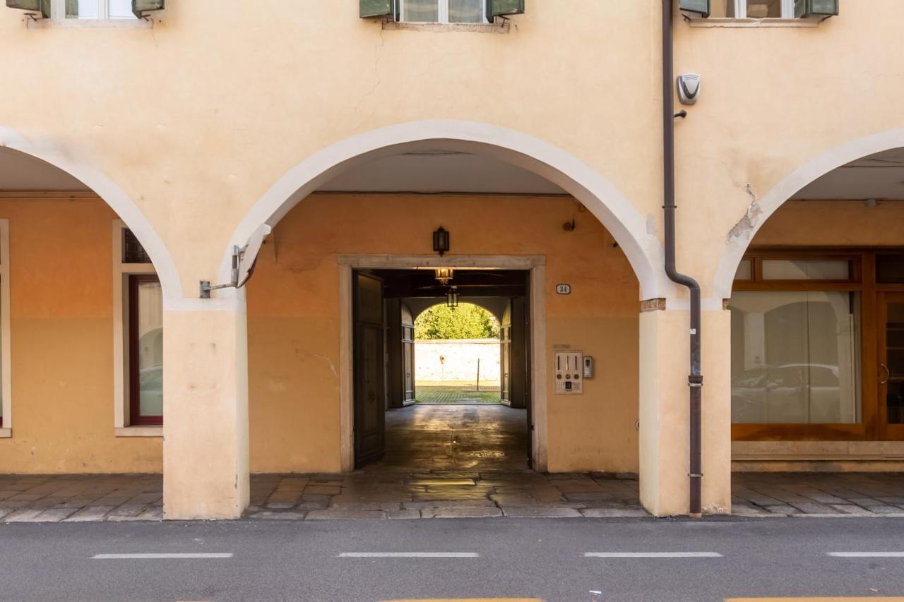 Casa Charleston In Palazzo Nobiliare Al Duomo Leilighet Padova Eksteriør bilde