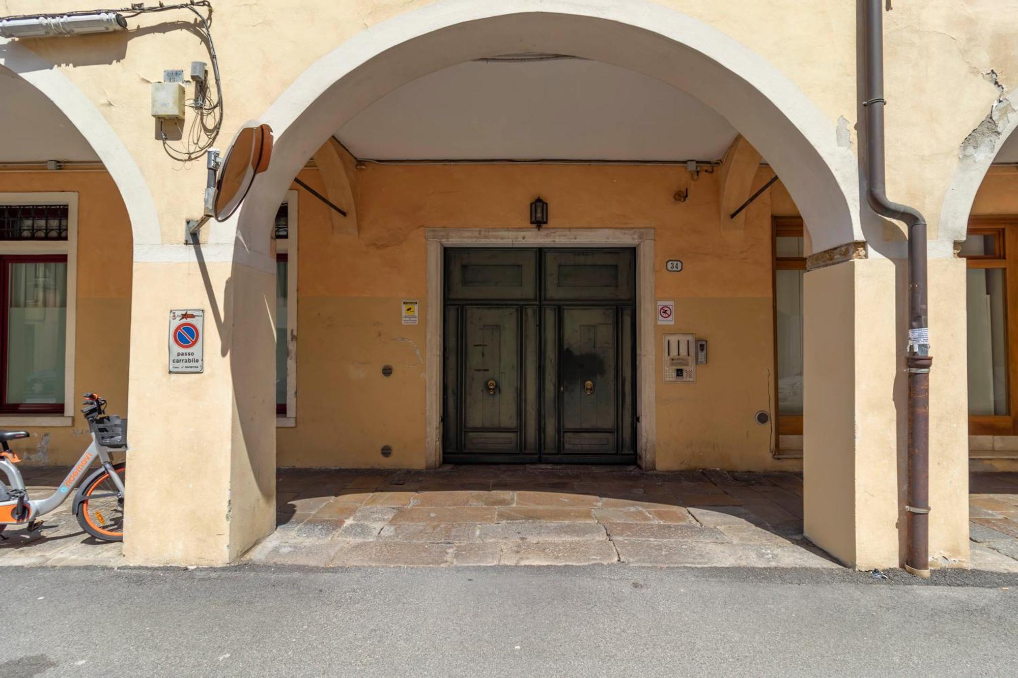 Casa Charleston In Palazzo Nobiliare Al Duomo Leilighet Padova Eksteriør bilde