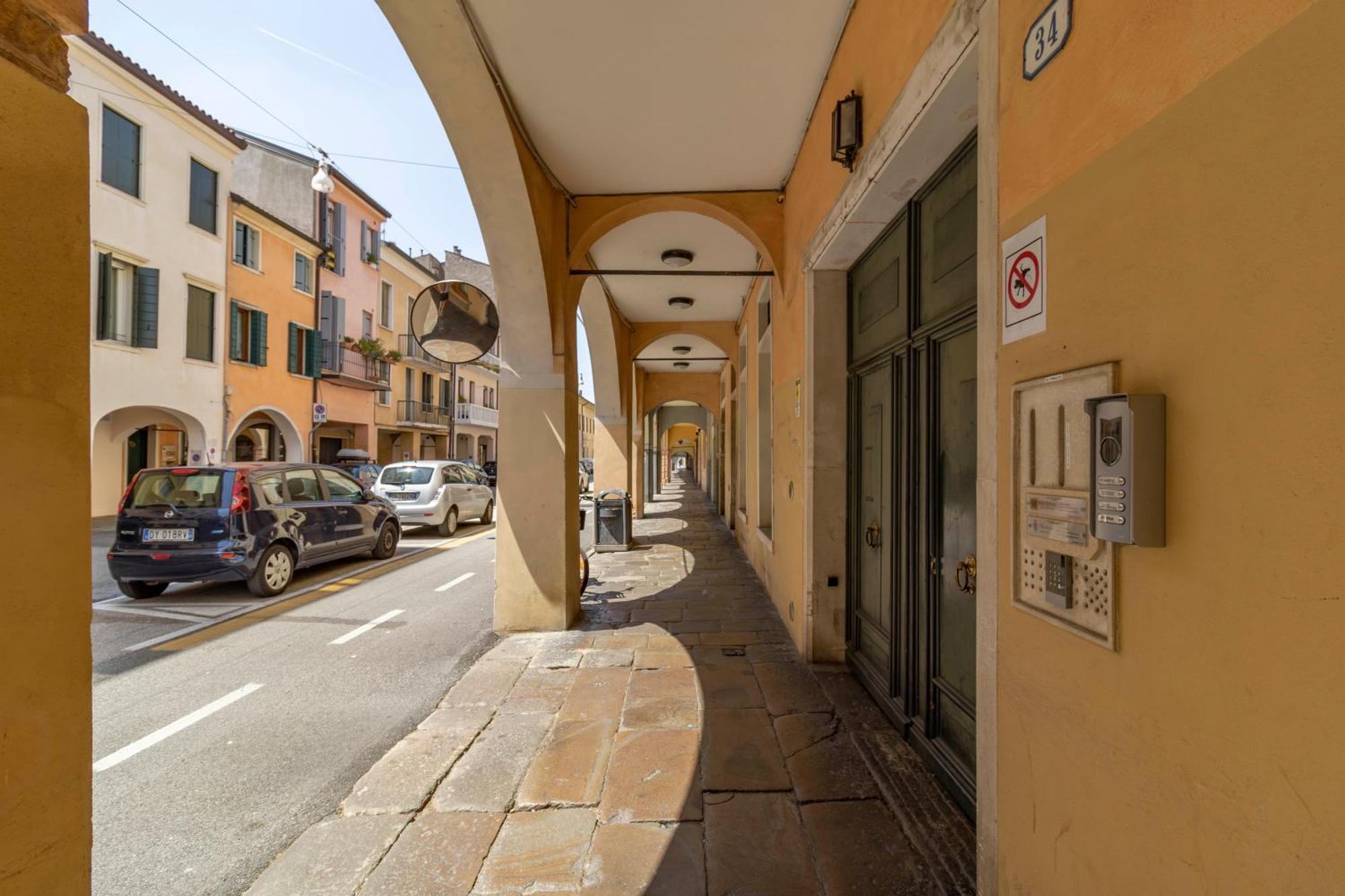 Casa Charleston In Palazzo Nobiliare Al Duomo Leilighet Padova Eksteriør bilde
